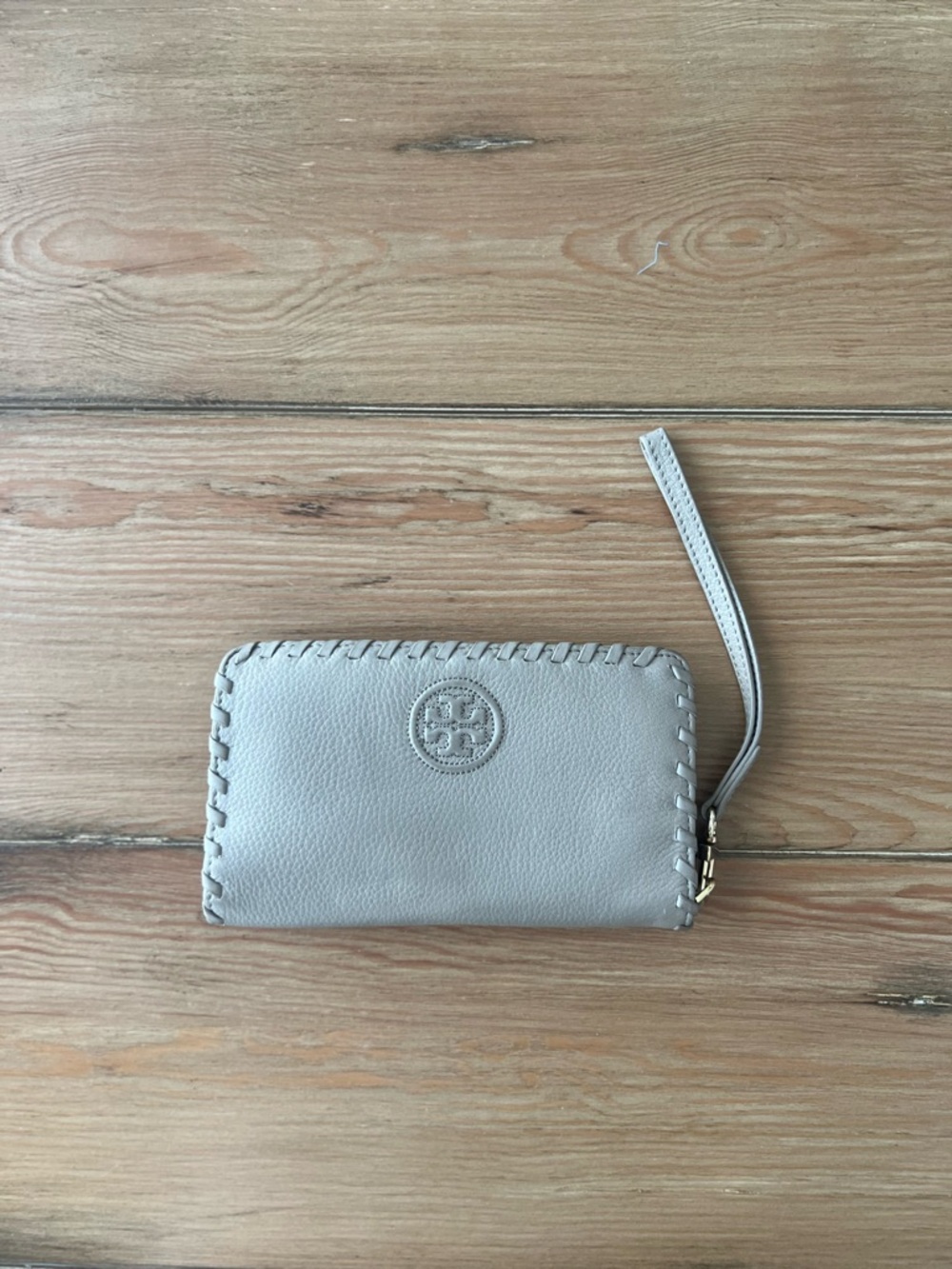Tory Burch Light Taupe/Grey Pebbled Leather Wristlet/Wallet